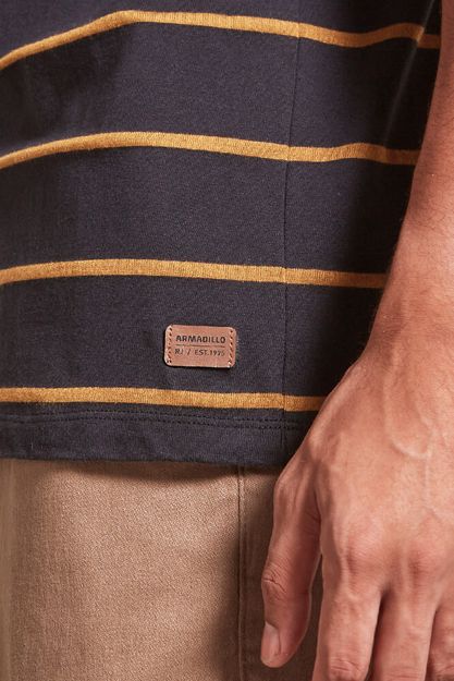 20569---T-shirt-wide-stripe---preto---Detalhe-Patch-