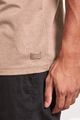 T-shirt-MC-Malha-Canhamo-Classic-Caqui-20560--Detalhe-Patch---1-
