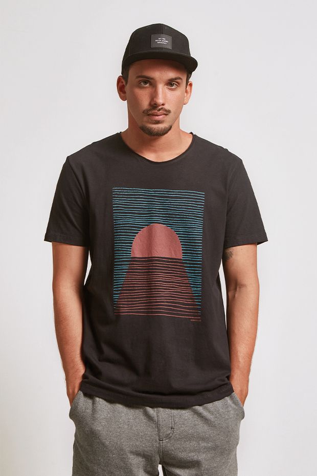 20618---t-shirt-sunset-horizon-preto--detalhe-