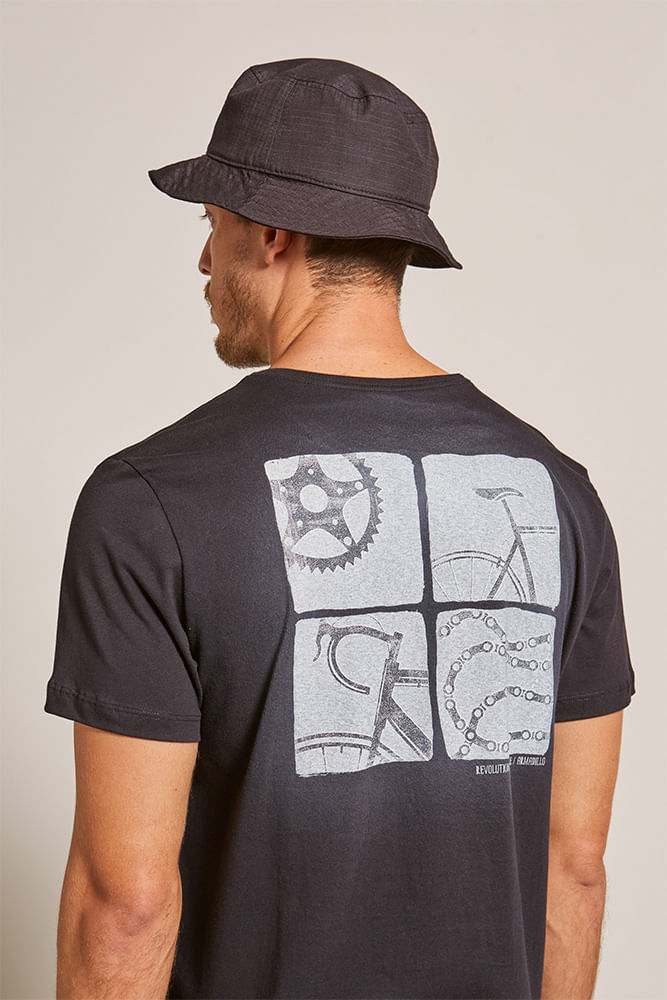 20911---t-shirt-revolutionary-preto--detalhe-costas-
