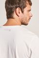 t-shirt-doesn-t-hurt-branco--detalhe-costas-