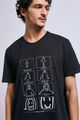 T-shirt-close-up-preto