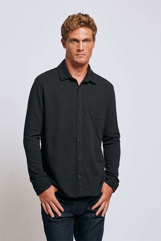 20810_camisa_crepe_zuma_preto_vitrine