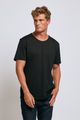 21294_Tshirt_supima_preto_vitrine