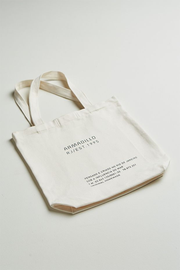 21257_bolsa_tote_off_white_vitrine