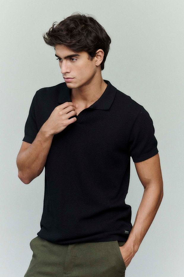 POLO---TEXTURE-CARMEL---CALCA---ALF-NILO--3-.jpg