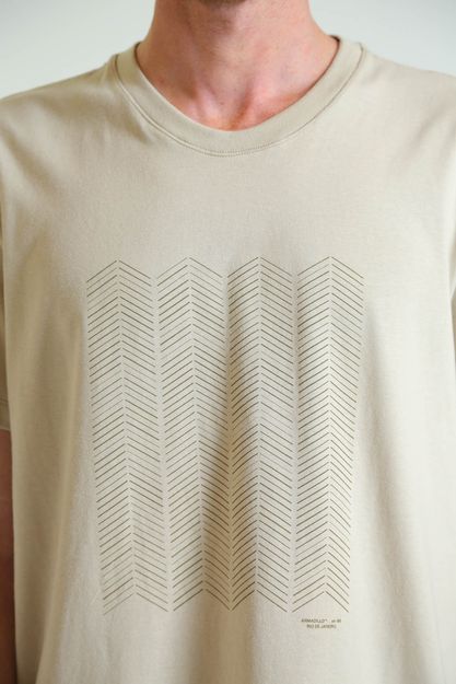 T-Shirt-Est.-Graphic-RJ-Caqui--1-