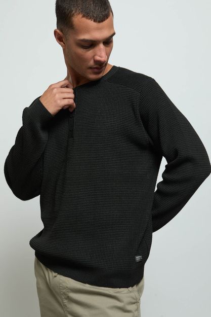 Tricot-Texture-Henley-Preto--3-