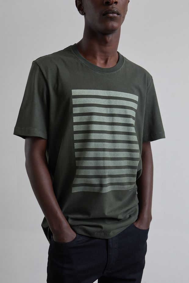 24_10_ARM_NOVO_ECOMM_FB-DV7102_T-SHIRT-BLOCK-DEGRADE-E-CALCA-BLACK-DENIN