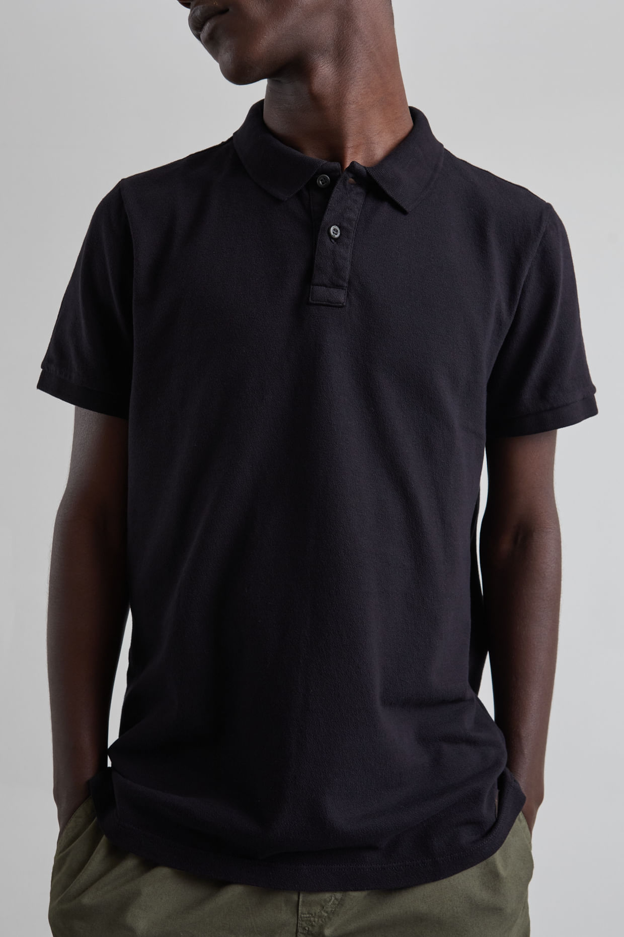 24_10_ARM_NOVO_ECOMM_FB-DV7646_POLO-CREPE-RUSTICO-PRETA