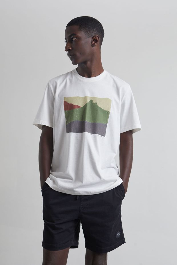 23_10_ARM_NOVO_ECOMM_FB-DV7008_T-SHIRT-MONTANHAS